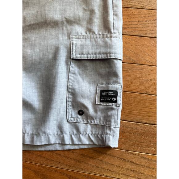 Ocean Current Mens Shorts Size 34 Light Grey Cargo - Picture 2 of 8